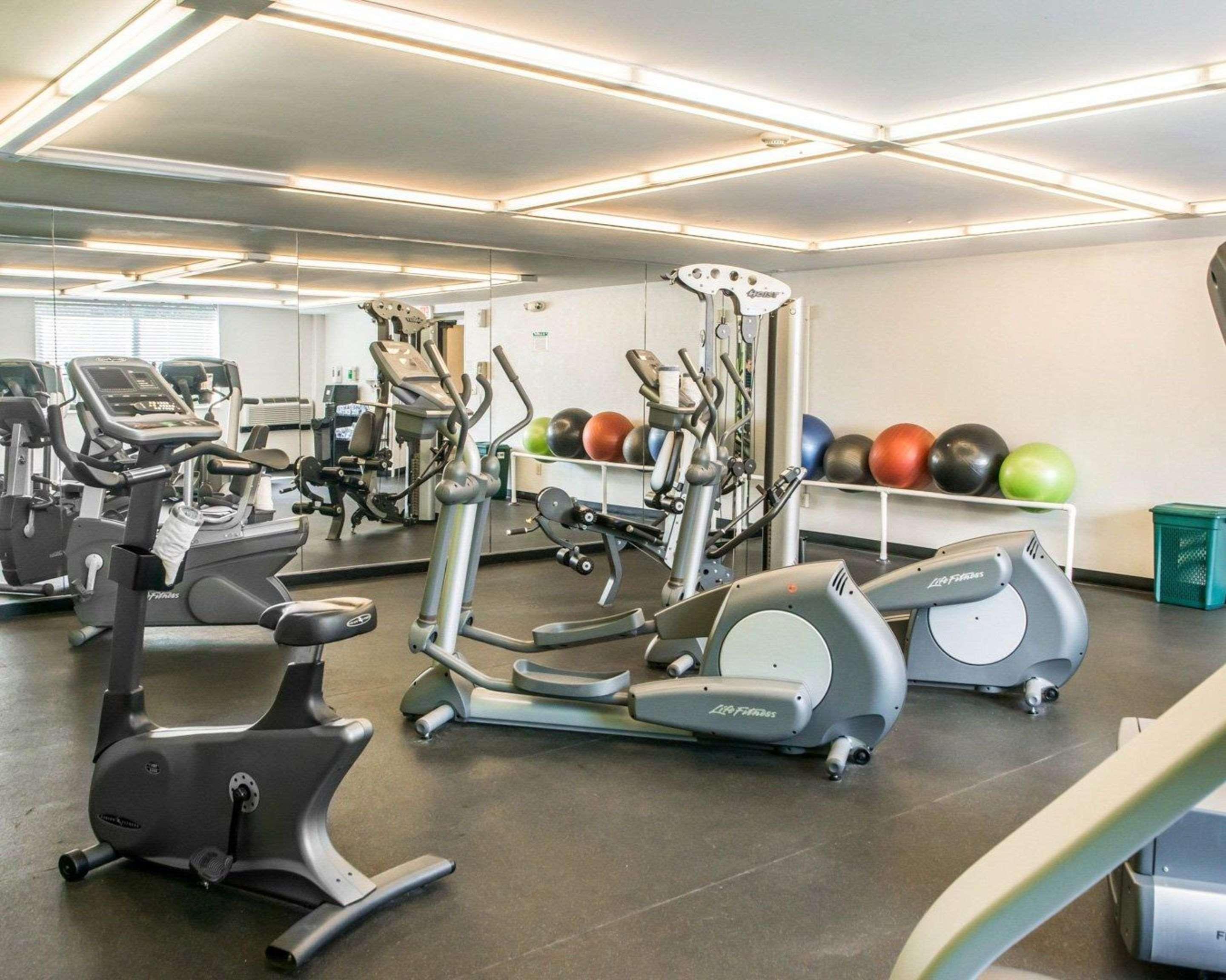 Mainstay Suites Verona Εξωτερικό φωτογραφία