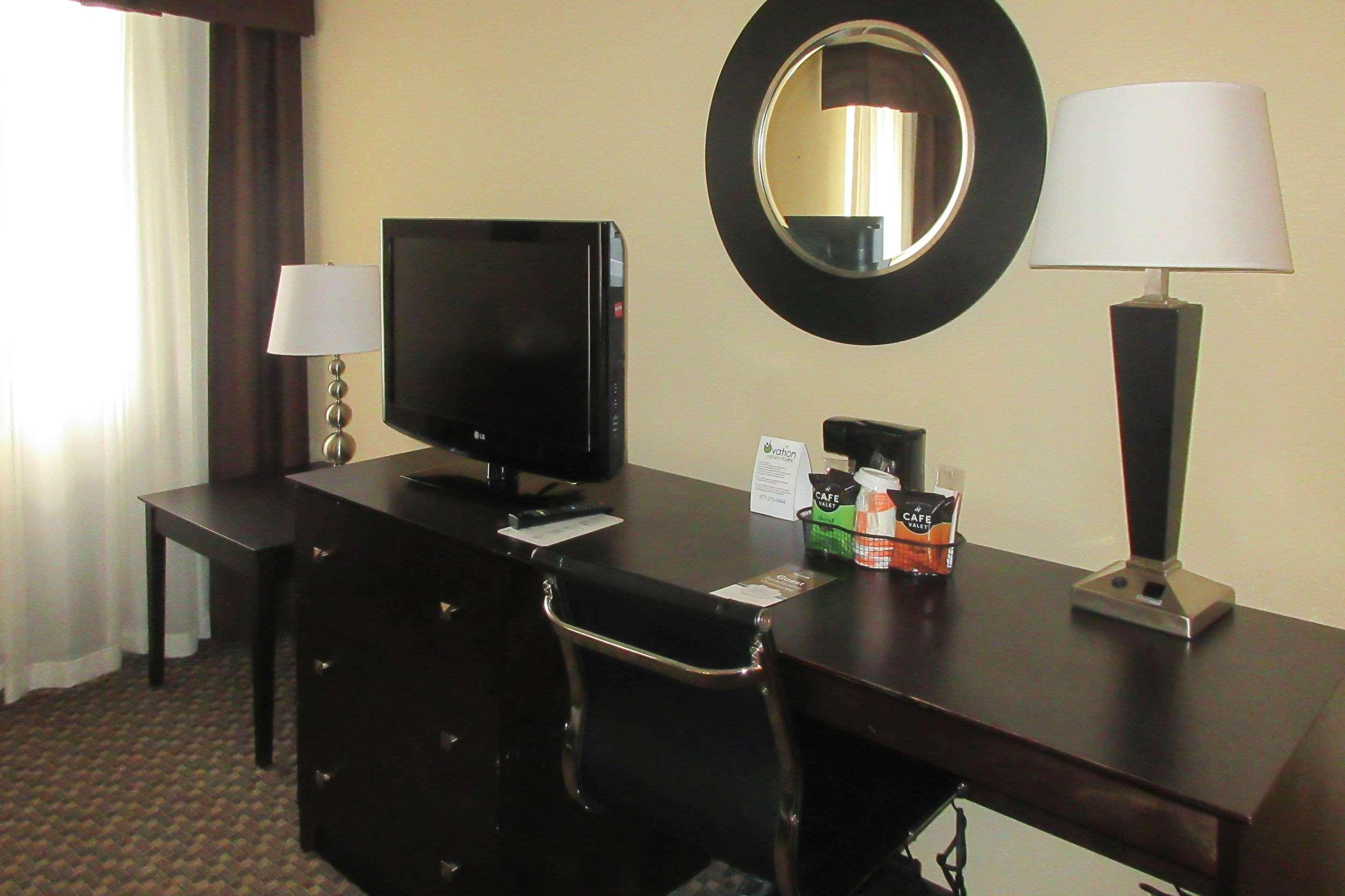 Mainstay Suites Verona Εξωτερικό φωτογραφία