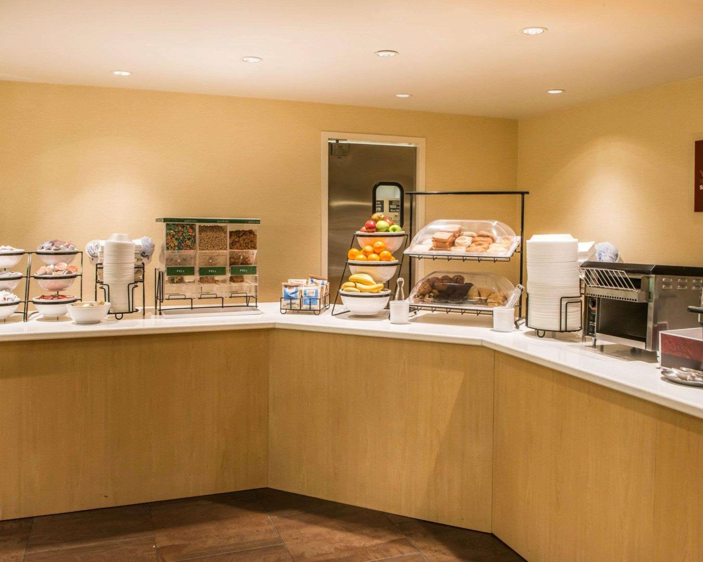 Mainstay Suites Verona Εξωτερικό φωτογραφία